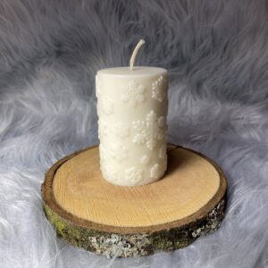 Hópelyhes oszlop gyertya (fehér)